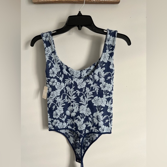 🚨FINAL PRICE! FREE PEOPLE Printed Clean Lines Blue Floral Print Bodysuit - Picture 12 of 12